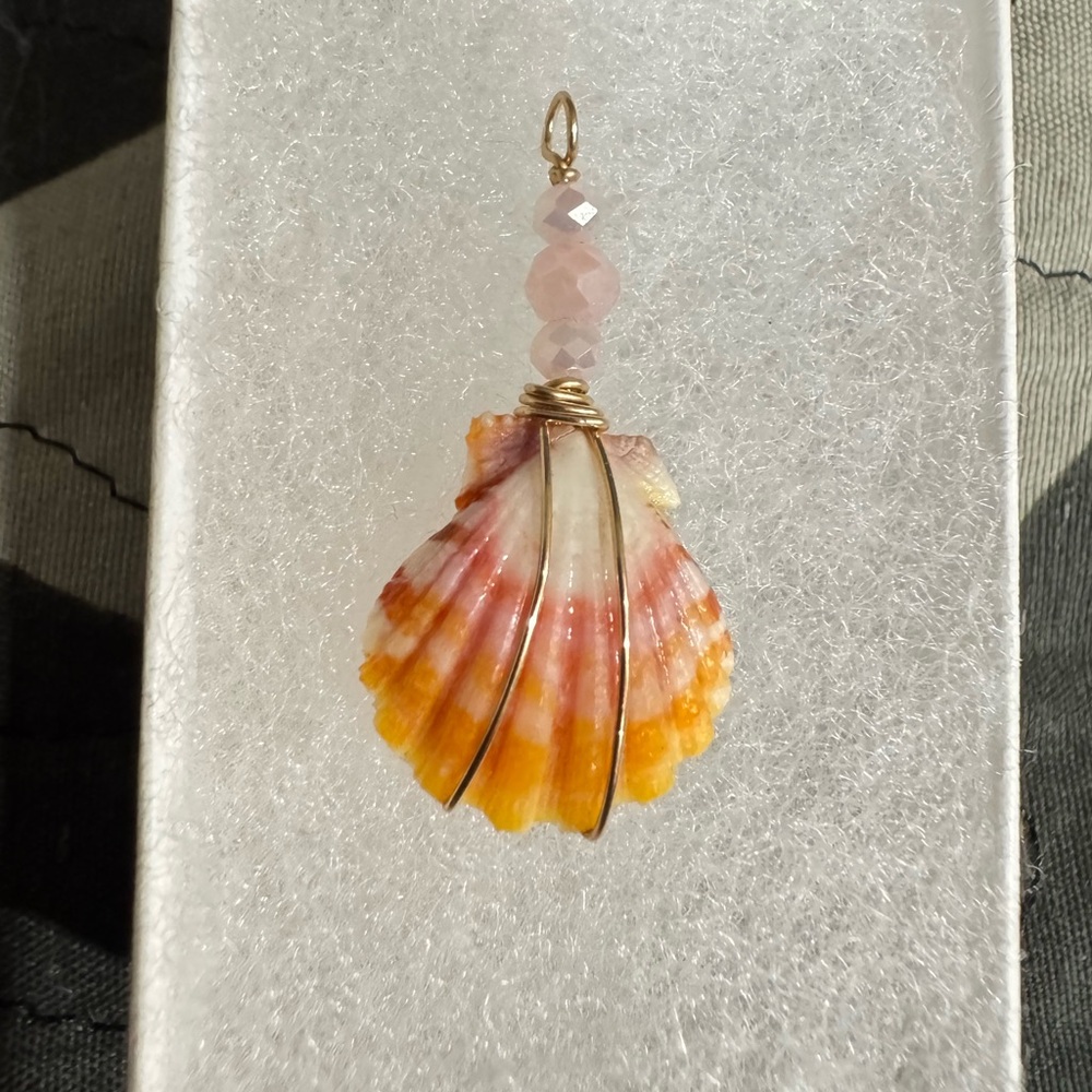 Hawaiian Sunrise shell Pendant